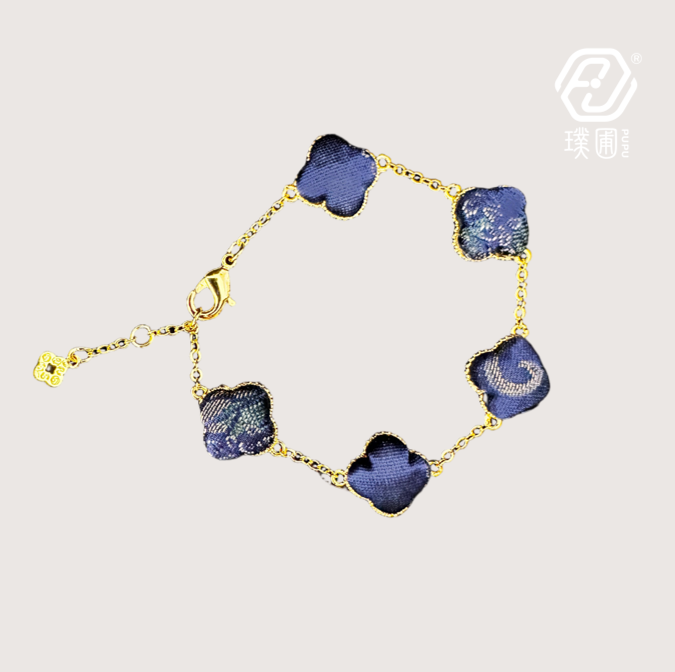 璞圃｜锦韵｜五蕴归真（水）四叶草合金手链 - 非遗宋锦手链｜新中式美学｜中国风礼品｜PuPu｜Jin Yun｜Inner Harmony (Water) Four-Leaf Clover Bracelet